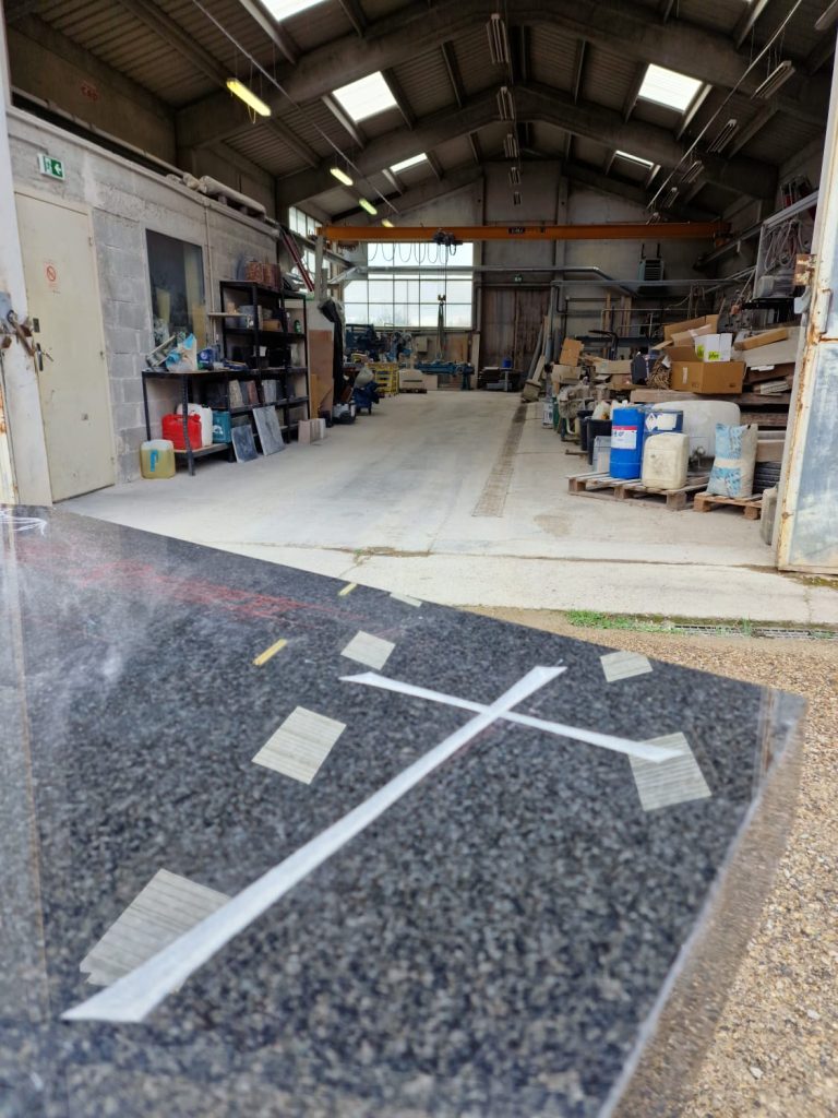 Habillage-de-façade-en-marbre